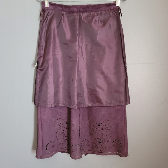 Sienastudio Suede 100% Leather Skirt with Laser Cut design. Size 8P - Picture 7 of 13